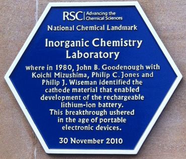 Inorganic chemistry lab oxford plaque A plaque recognising the Inorganic Chemistry Laboratory in Oxford as a National Chemical Landmark