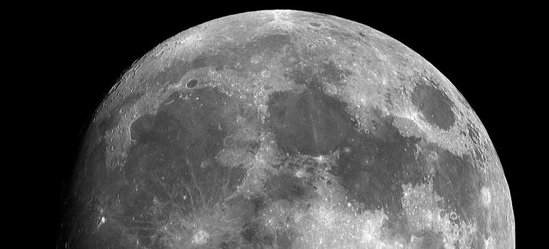 Full moon - Credit: Dunan Miller, Pixabay The top half a full moon